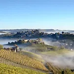 Bed & Breakfast I Quattro Grappoli Neive